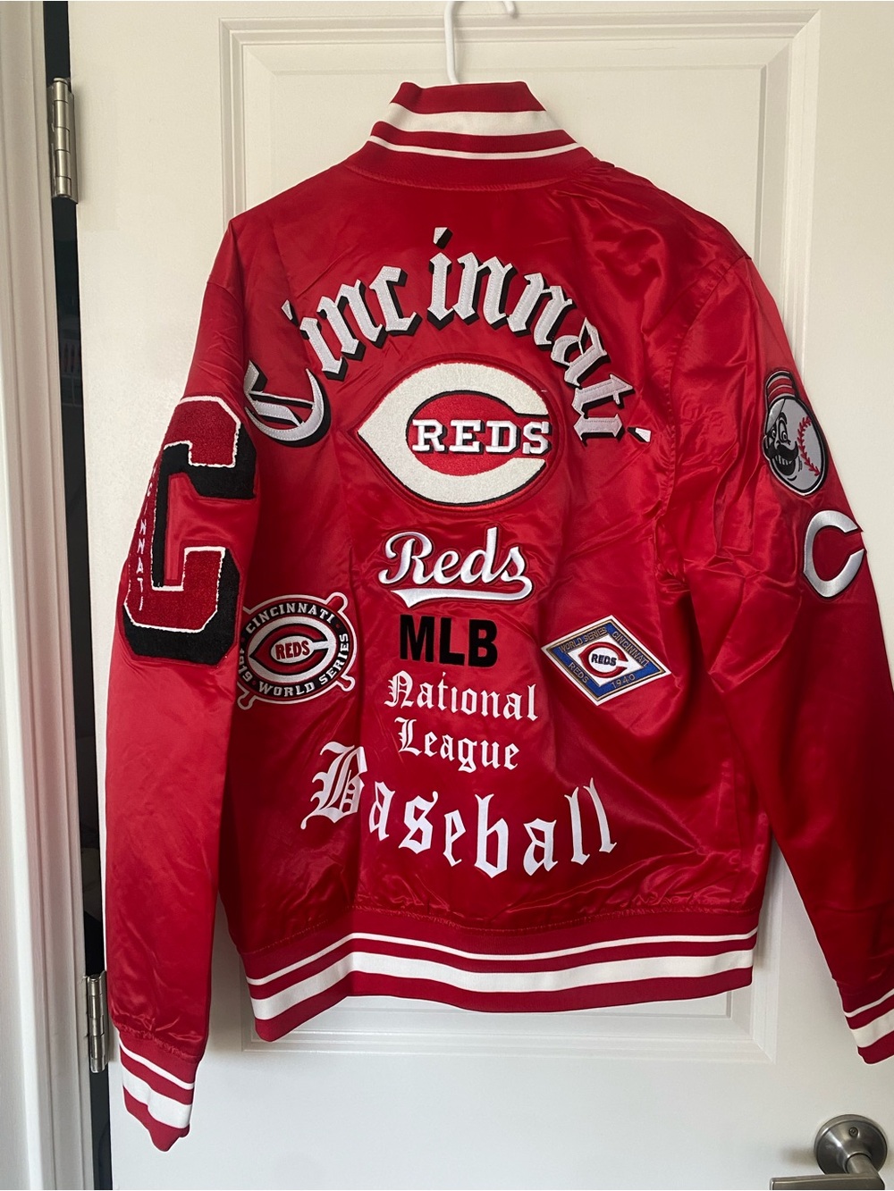 Pro Standard Cincinnati Reds Bomber Jacket - Picture 2 of 5